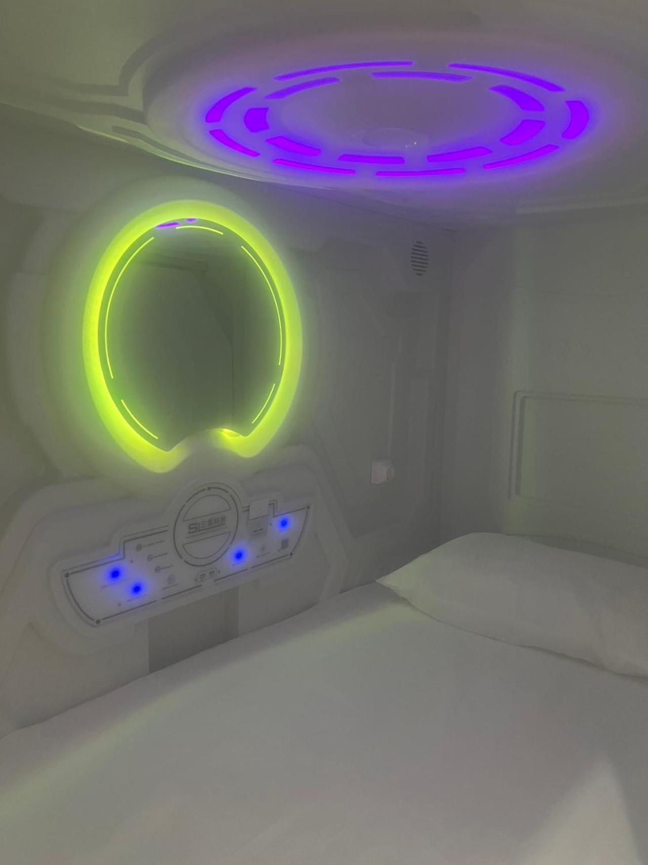 Air Hostel Capsules Airport 加瓦 外观 照片